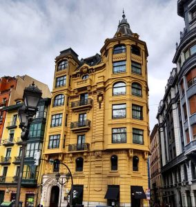 Edificio del Hotel Tayko en Bilbao.